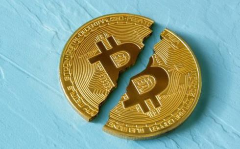 Bitcoin mất tiếp mốc 4.000 USD, bong bóng tiền số đang dần vỡ tan