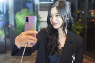 Smartphone chuyên selfie tích hợp 5G giá 10 triệu tại Việt Nam